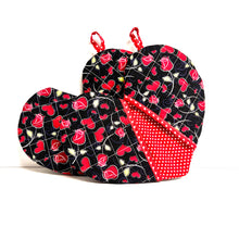 Load image into Gallery viewer, Valentine's Day potholders; Heart-shaped potholders; Quilted pot holders; Romantic kitchen accessories; Love-themed potholders; Valentine's Day kitchen décor; Heart quilted hot pads; Handmade Valentine's gifts; Kitchen essentials for Valentine's; Heart quilted trivets; Romantic home décor; Couples' cooking accessories; Valentine's Day cooking gifts; Red and pink potholders; Unique kitchen Valentine's gifts