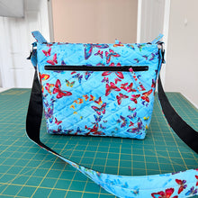 Load image into Gallery viewer, lightweight bag,
bag for women,
Messenger bag; 
Crossbody bag;
Messenger style crossbody bag;
Quilted Cotton crossbody messenger bag
Women's crossbody messenger bag
Urban messenger bag
Eco-friendly messenger bag
Crossbody bag for traveler bag
Adjustable strap messenger bag
Stylish crossbody bag