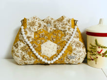 Load image into Gallery viewer, Hexagon Patchwork Handbag Sewing Pattern