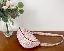 Load image into Gallery viewer, Quilted Small Crossbody Shoulder Bag - Red Floral