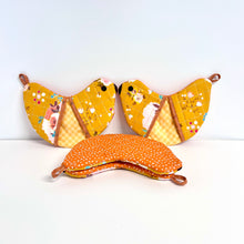 Load image into Gallery viewer, Pick any Pair of Bird-shaped Potholders/Oven Mitts - Wonderland