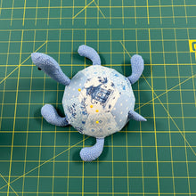 Load image into Gallery viewer, pincushion; cute pincushion; animal pincushion; DIY pincushion; Turtle pincushion