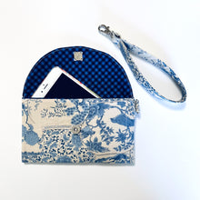Load image into Gallery viewer, Wallet sewing pattern; wallet pattern;  free sewing pattern; coin purse sewing pattern; diy fabric wallet tutorial;  easy wallet sewing pattern