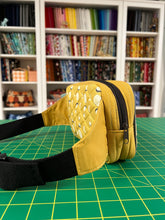 Load image into Gallery viewer, Crossbody Waist Bag, Chest Bag for Women, Waist Pouch Purse, Quilted Belt Bag for Travel