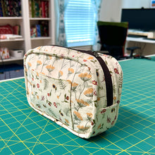 Load image into Gallery viewer, Waist Bag Sewing Pattern,
Fanny Pack,
Zipper Pocket,
DIY Bag,
Travel Bag Sewing Pattern,
Crossbody Bag
