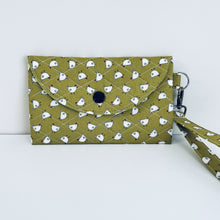 Load image into Gallery viewer, Wallet sewing pattern; wallet pattern;  free sewing pattern; coin purse sewing pattern; diy fabric wallet tutorial;  easy wallet sewing pattern