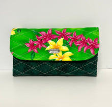 Load image into Gallery viewer, Handmade Hawaiian-print fabric bifold wallet with 12 card slots;
Tropical leaf-pattern cotton wallet with card holder compartments;
Unique artisan-made cotton bifold wallet – island-inspired accessory;
Hawaiian fabric wallet, durable cash/card holder;
Eco-friendly handmade wallet gift for men and women