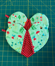 Load image into Gallery viewer, Potholder; Potholder sewing pattern; heart-shaped potholder; heart-shaped potholder sewing pattern