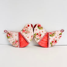 Load image into Gallery viewer, One Pair of Spring Flowers Bird-shaped Potholders; Oven mitts
