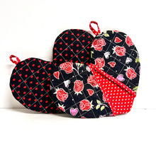 Load image into Gallery viewer, Valentine's Day potholders; Heart-shaped potholders; Quilted pot holders; Romantic kitchen accessories; Love-themed potholders; Valentine's Day kitchen décor; Heart quilted hot pads; Handmade Valentine's gifts; Kitchen essentials for Valentine's; Heart quilted trivets; Romantic home décor; Couples' cooking accessories; Valentine's Day cooking gifts; Red and pink potholders; Unique kitchen Valentine's gifts