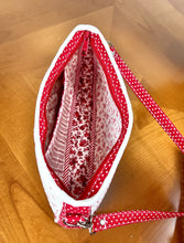 Load image into Gallery viewer, Patchwork Handbag Sewing Pattern; Log Cabin Quilted Bag Pattern; PDF Sewing Pattern for Patchwork Handbag; DIY Patchwork Purse Pattern; Quilting Log Cabin Bag Tutorial; Patchwork Tote Bag PDF Pattern; Log Cabin Quilted Handbag Instructions; Handmade Patchwork Bag Pattern; Modern Log Cabin Quilted Purse Design; Quilted Bag Sewing Project PDF;
