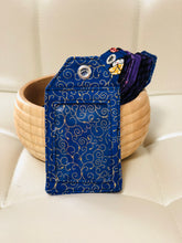 Load image into Gallery viewer, Fabric luggage tags; tags; ID tag; luggage tags, name tags