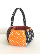 Load image into Gallery viewer, Halloween Bag Sewing Pattern; Trick-or-treat bag pattern; Candy Bag Pattern