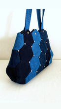 Load image into Gallery viewer, Hexagon patchwork sewing pattern; Denim patchwork pattern; PDF pattern; Patchwork handbag; Sewing pattern; Denim Handbag