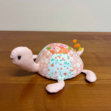 Load image into Gallery viewer, Patchwork pincushion; Pincushion; Turtle pincushion; animal pincushion; DIY pincushion; sewing notion
