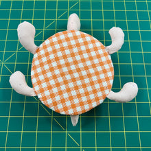 Load image into Gallery viewer, Pincushion; Turtle pincushion; animal pincushion; DIY pincushion; sewing notion