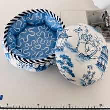 Load image into Gallery viewer, Pincushion; pincushion with container