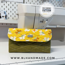 Load image into Gallery viewer, Digital bifold wallet sewing pattern with card slots (PDF)
