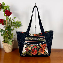Load image into Gallery viewer, Tulip Large Tote Bag Sewing Pattern
