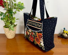 Load image into Gallery viewer, Tulip Large Tote Bag Sewing Pattern
