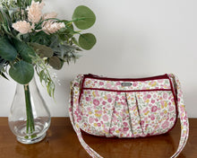 Load image into Gallery viewer, Quilted Small Crossbody Shoulder Bag - Red Floral
