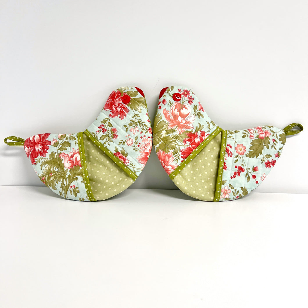 One Pair of Floral Bird-shaped Potholders; Oven mitts