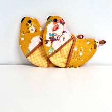 Load image into Gallery viewer, Pick any Pair of Bird-shaped Potholders/Oven Mitts - Wonderland
