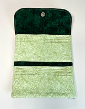 Load image into Gallery viewer, Hawaiian Style Bifold Fabric Wallets - with 12 card slots
