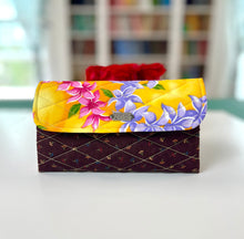 Load image into Gallery viewer, Digital bifold wallet sewing pattern with card slots (PDF)
