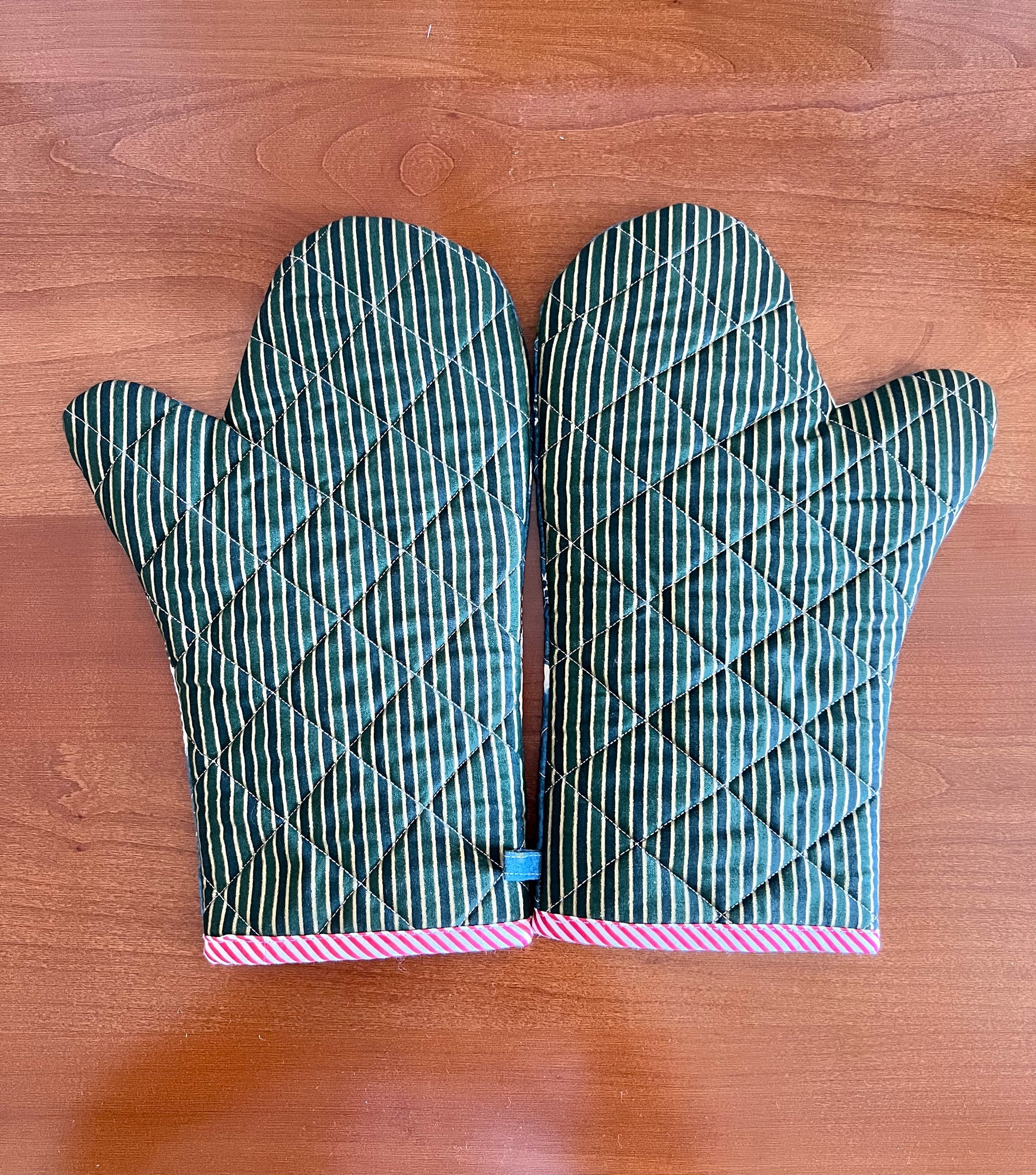 One Pair of Oven Mitt Gloves - Snowman – BL Handmade