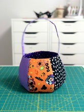 Load image into Gallery viewer, Halloween Bag Sewing Pattern; Trick-or-treat bag pattern; Candy Bag Pattern
