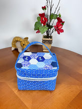 Load image into Gallery viewer, Patchwork Quilt Box Bag - Blue
