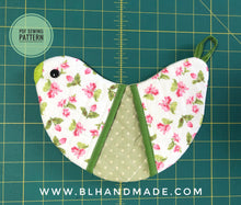 Load image into Gallery viewer, Bird Shaped Potholder Sewing Pattern
